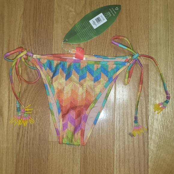 D1. NWT FARM RIO Ribbed Light Chevron Tie Side Brazilian Bikini Bottom Size L - Picture 6 of 10